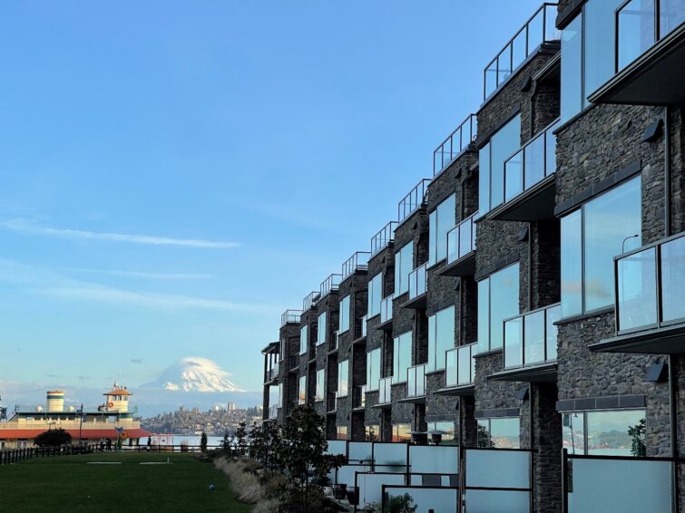 Live Elegance. Live Rainier. Point Ruston